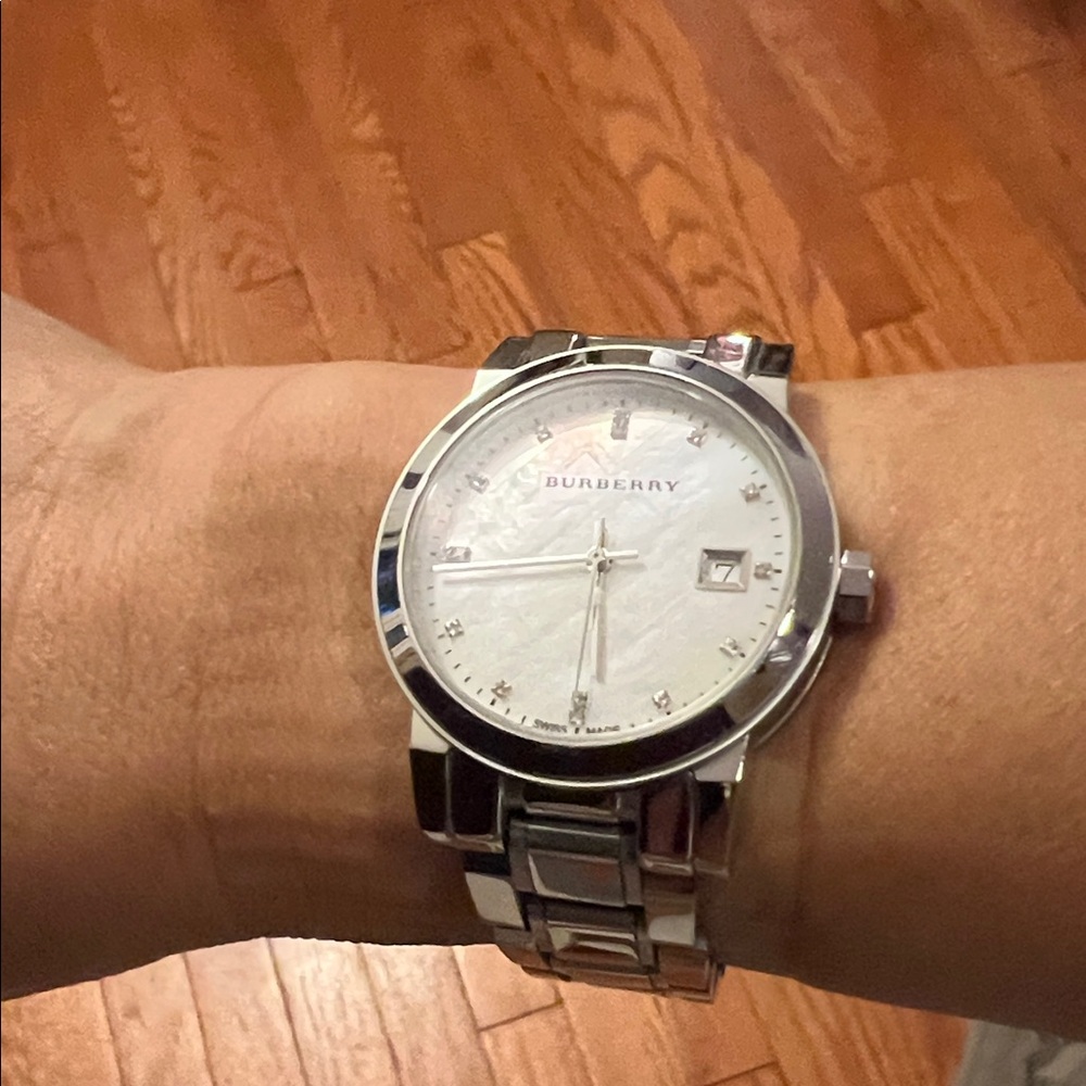 Burberry Silver and White woman’s Watch